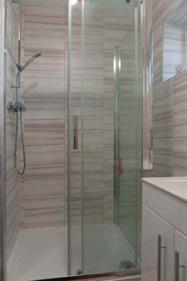 Gorgeous Ground Floor Apartment + Free Parking 曼彻斯特 外观 照片